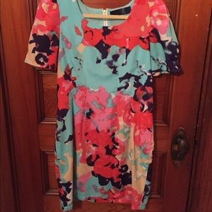 Cute floral dress with fun zipper detail